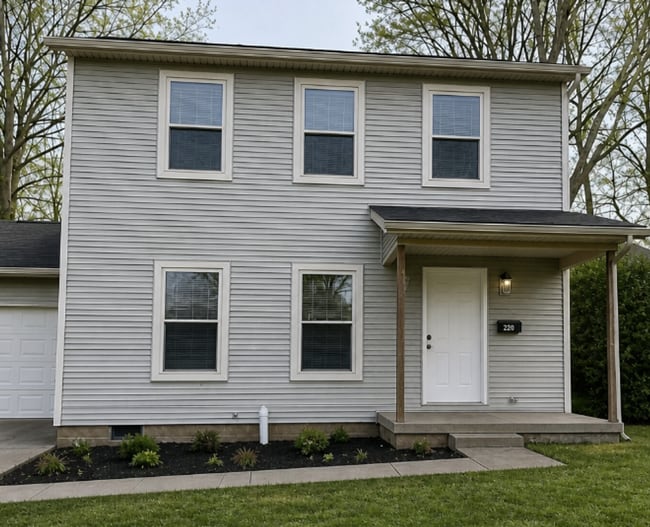 Building Photo - For Rent: 4-bedroom 2-bathroom single family home! Available NOW!