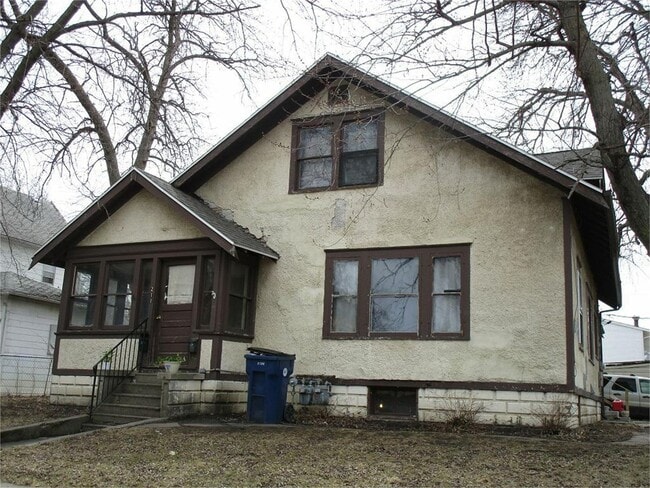 Building Photo - 211 W Wellington St Unit 211 1/2 Wellington