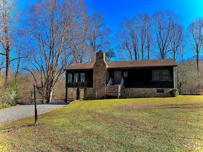 Building Photo - The River House on the Hill