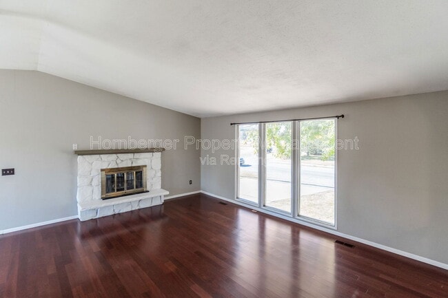 Photo - 119 S Barker Rd