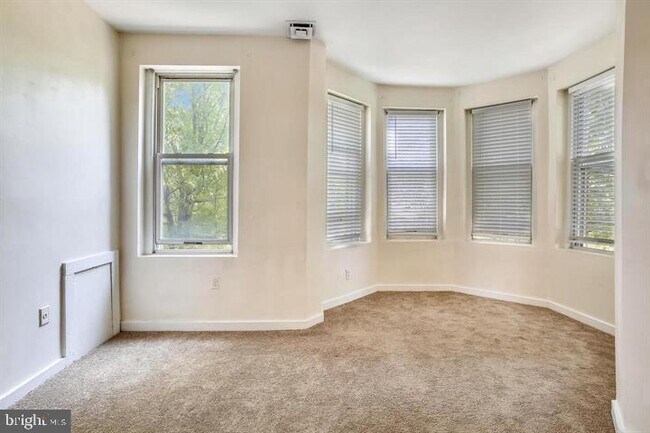 Photo - 1900 3rd St NW Unit 2