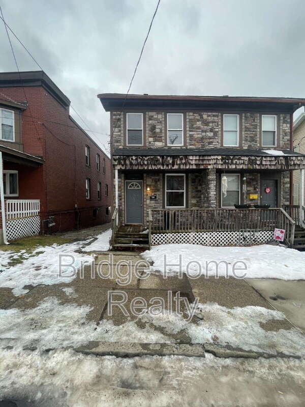 Building Photo - 128 S Spring Ave