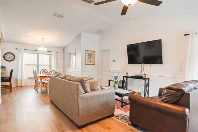 Photo - 1904 Royal Ridge Dr