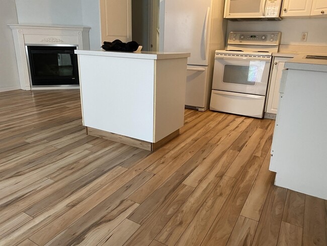 Photo - 2266 Atkinson St