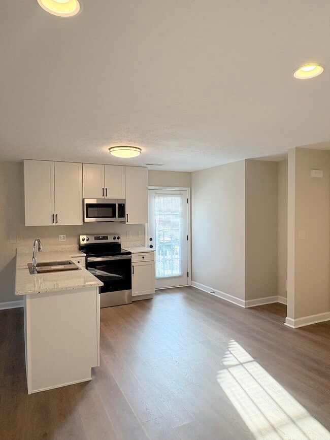 Photo - 353 Catalpa Cir