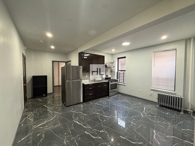 Building Photo - Brighton Beach 3BR | 30 Seconds to B/Q Train + Beach Access | Renovated Apartment