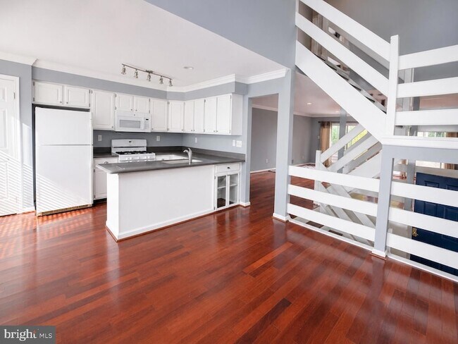 Photo - 84 Andover Ct