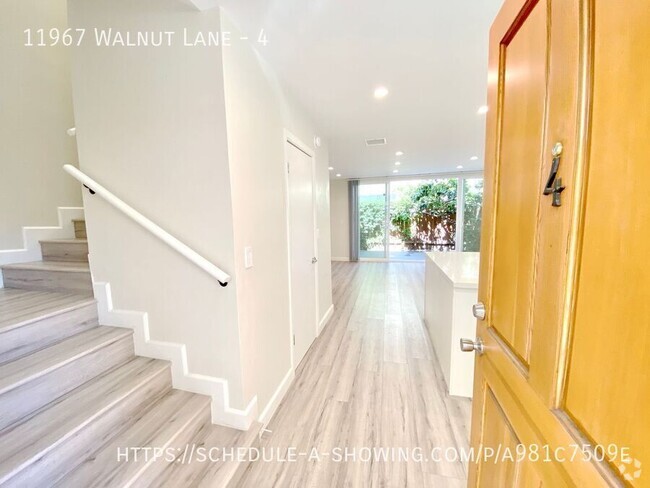 Building Photo - Newly remodeled modern 3 Bed + 2.5 Bath tw... Unit 4 Rental