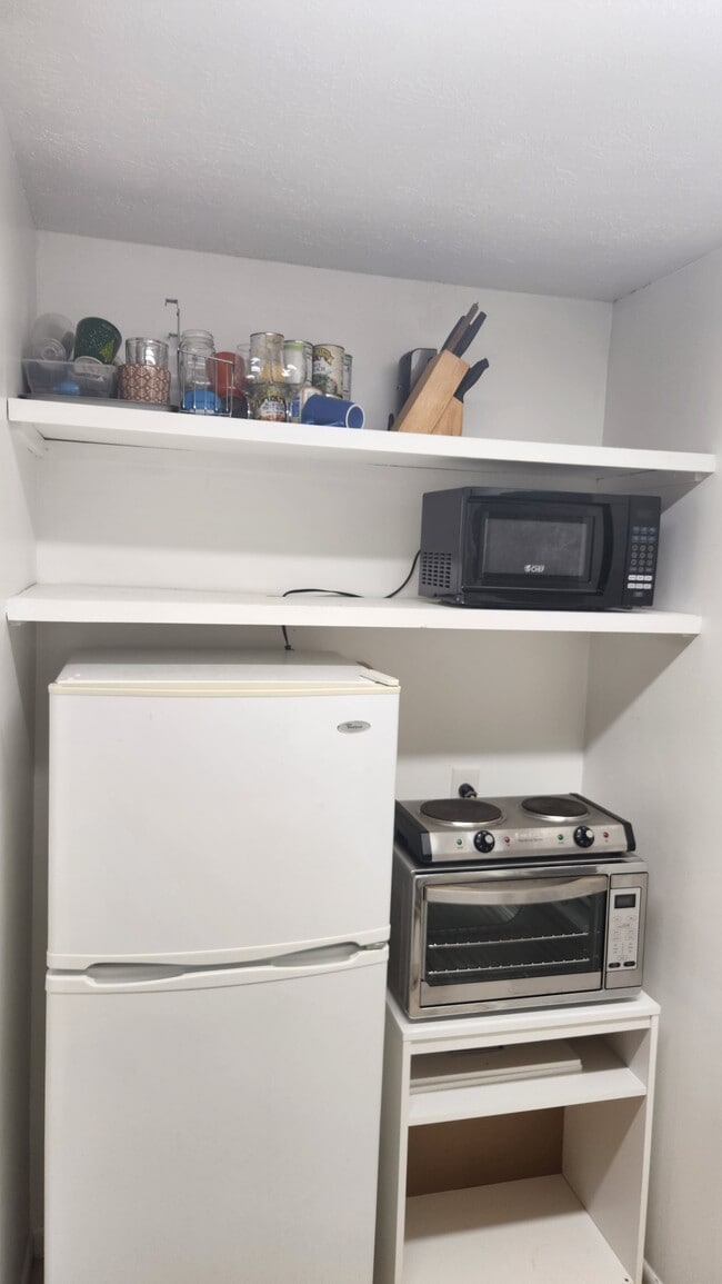 Photo - 549 SW Fredrica St Unit 549