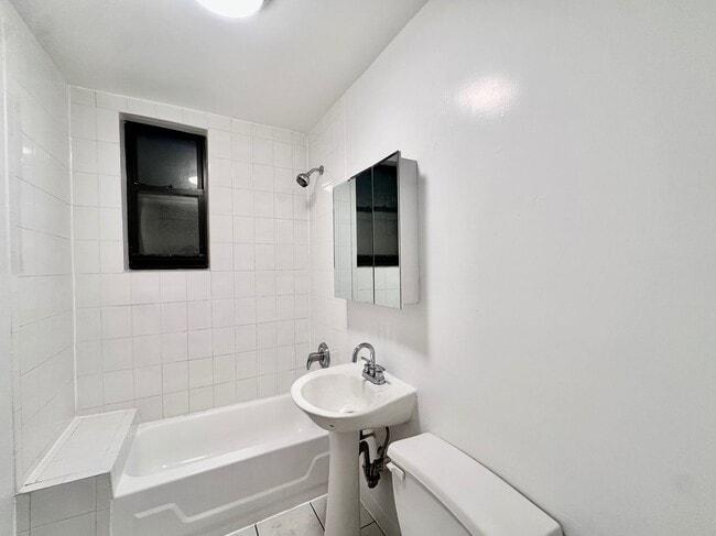 386 Manhattan Ave Unidad 11