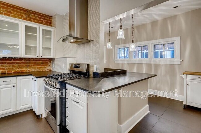 Photo - 964 S Washington St