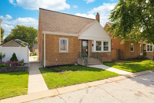 Photo - 11031 S Pulaski Rd