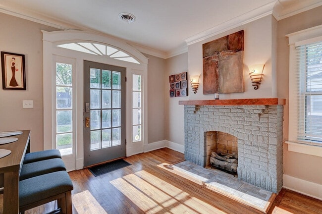 Building Photo - 460 N Willett St Unit SI ID1608486P