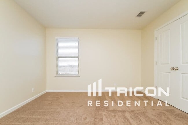 Photo - 1712 Colyn Avenue