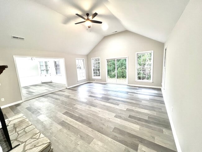 Photo - 2401 Clematis Trl