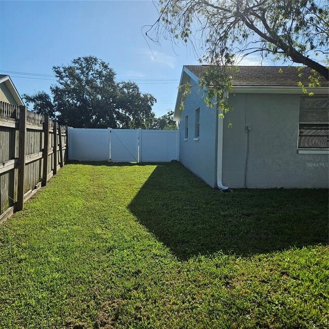 Photo - 6008 Firefly Ln