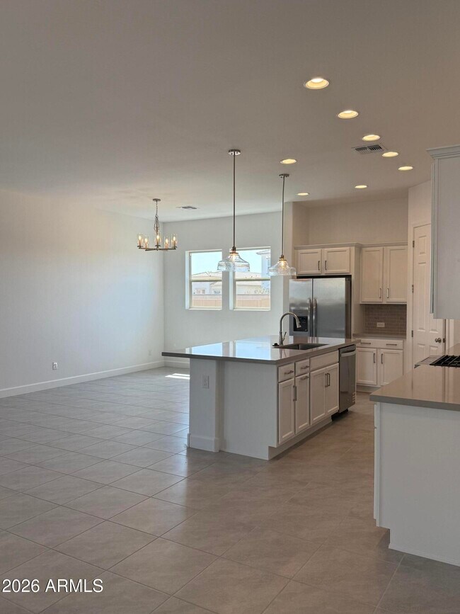 2921 E Msn Ln