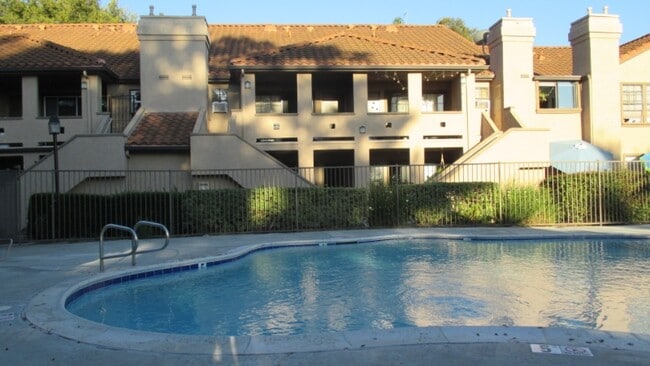 Building Photo - 1068 Calle Del Cerro Rental