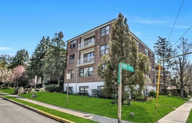 Photo - 14-16-16 Stoner Ave Unidad 2D