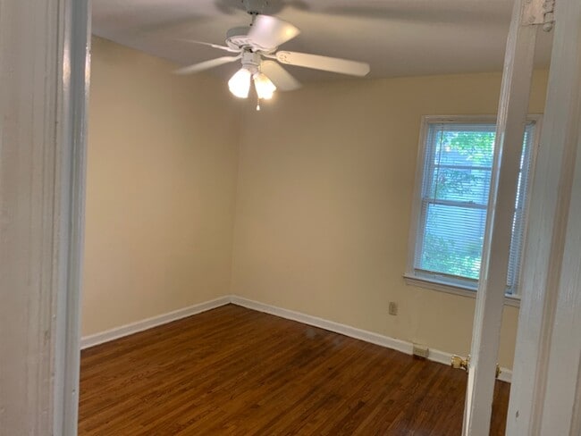 Photo - 198 Collins Dr