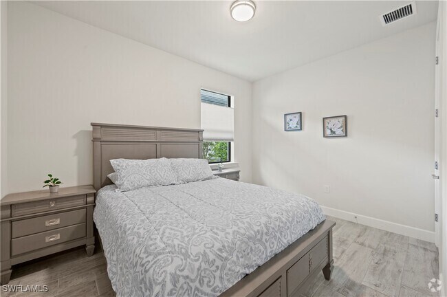 Building Photo - 6767 Pennyroyal Dr Rental