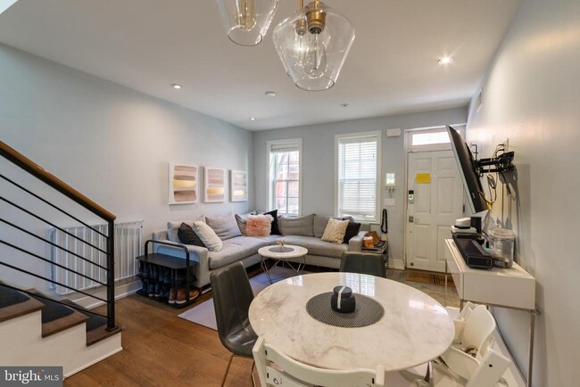 Photo - 1812 Addison St Townhome