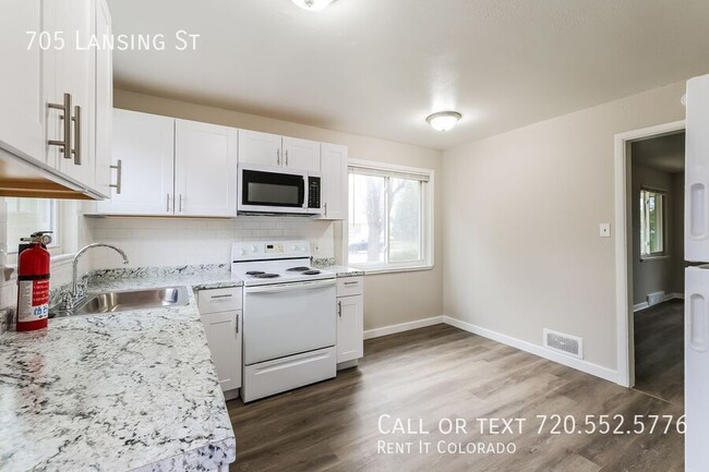 Photo - 705 Lansing St