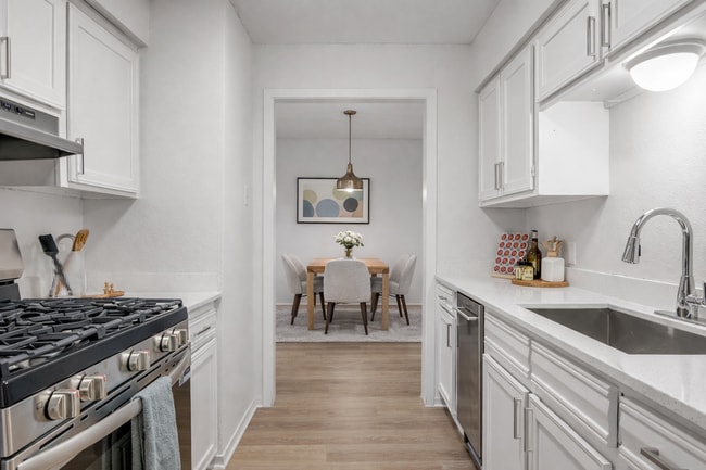 Photo - Legacy @64th