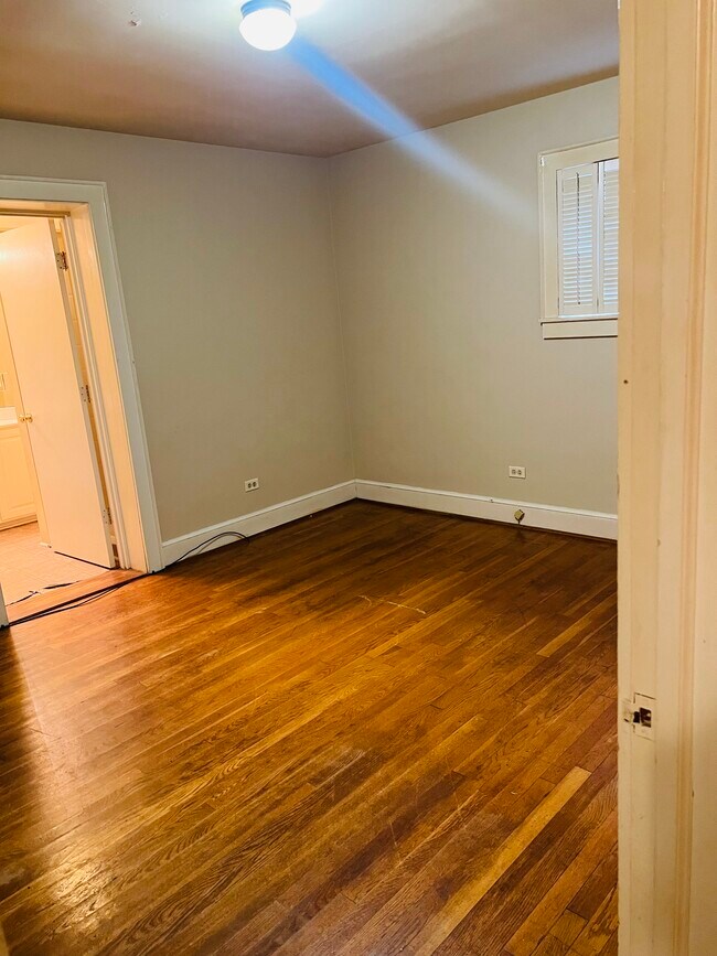 Photo - 1040 Roundknob Ave