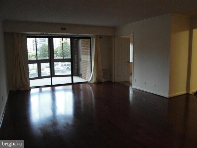 Photo - 8360 Greensboro Dr Unit 203