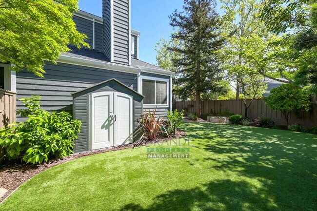 Photo - 18 Crystal Creek Ct