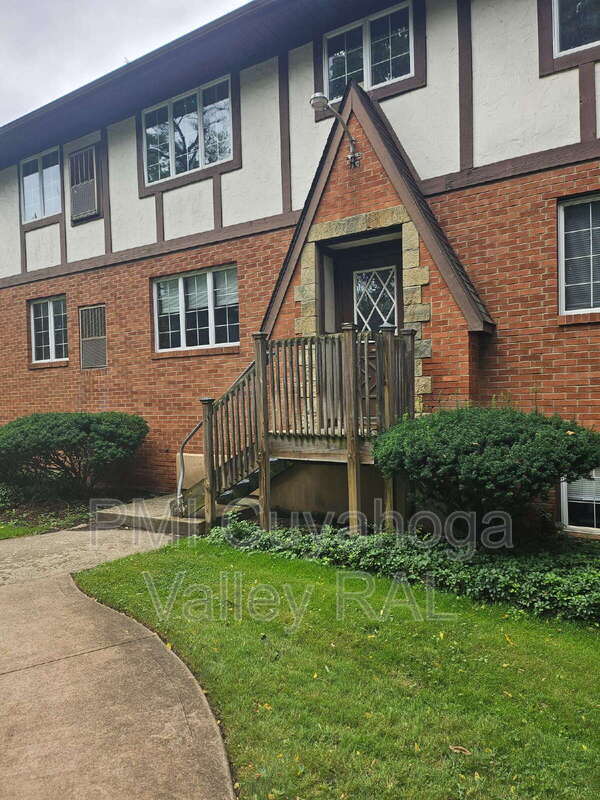 Photo - 1516 W Market St Unit 11