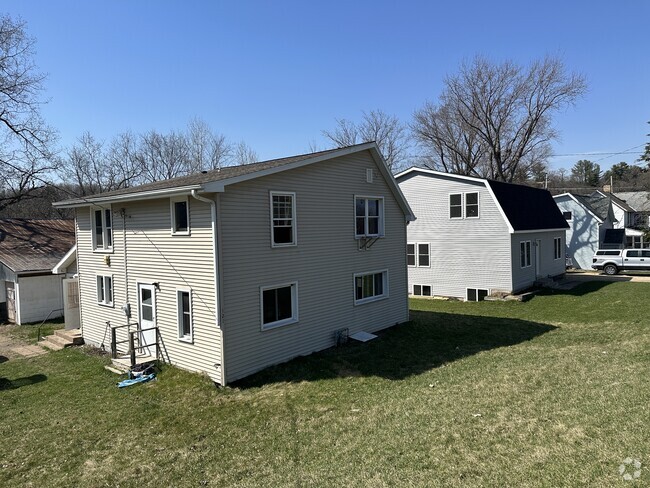 Building Photo - 121 4th St W Rental