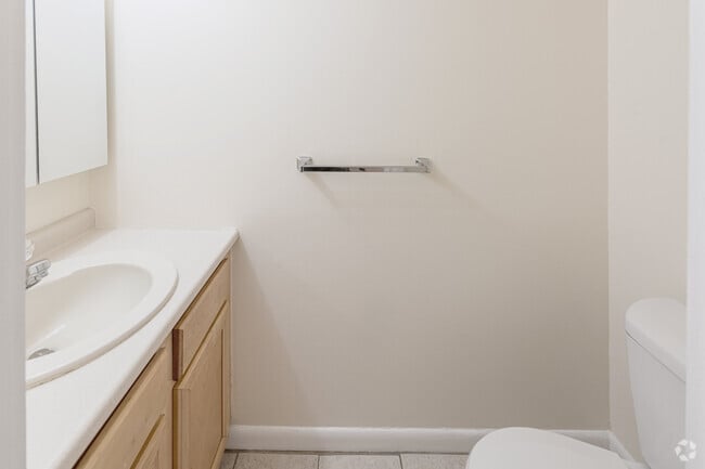 2 BR, 1.5 BA Townhome - Sherwood Park