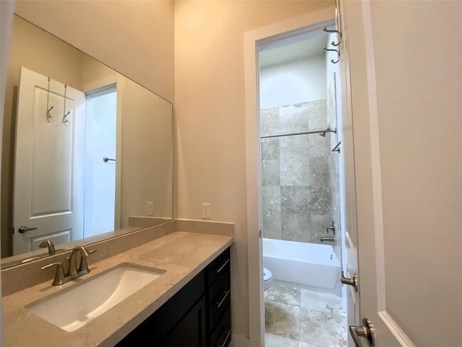 Photo - 74 N Hutcheson St