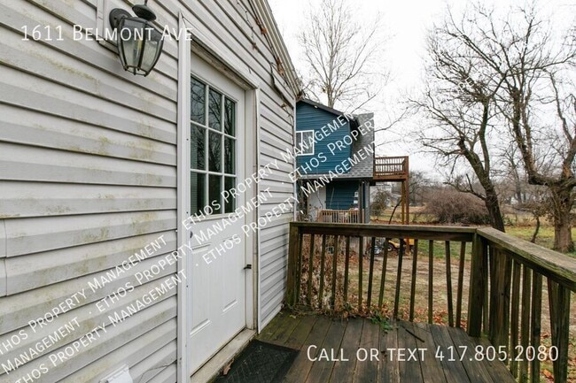 Photo - 1611 W Belmont St