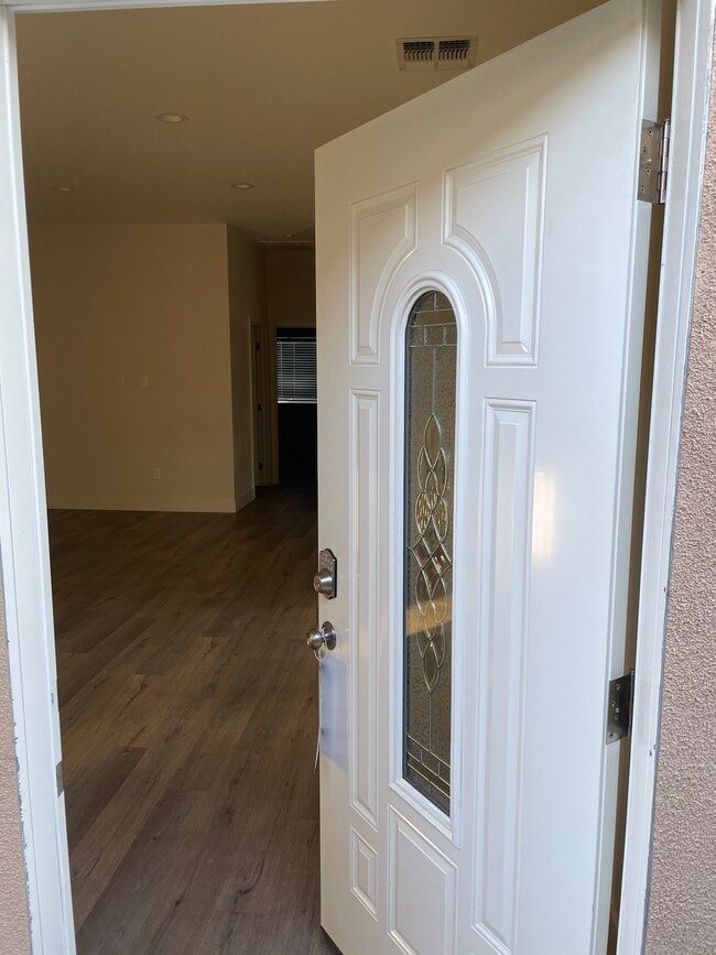 Enter - 6227 Atoll Ave