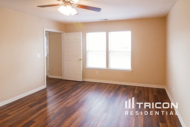 Photo - 216 Meyer Ln