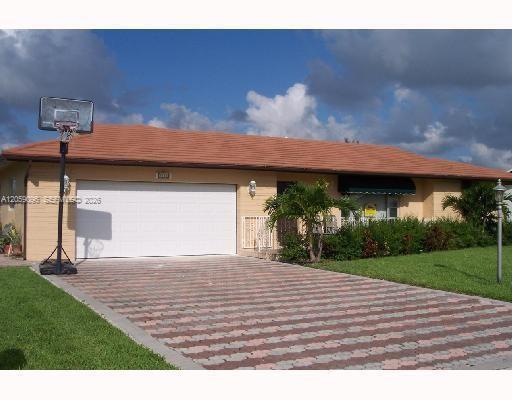 Building Photo - 8108 NW 93rd Terrace