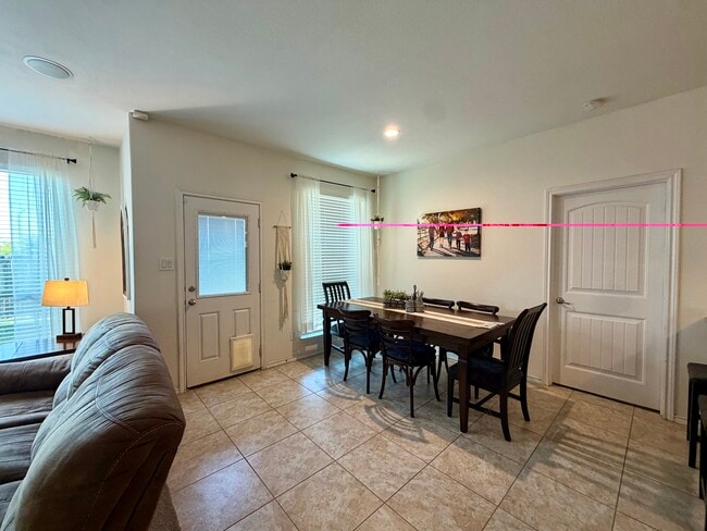 Photo - 724 Gold Hill Trl