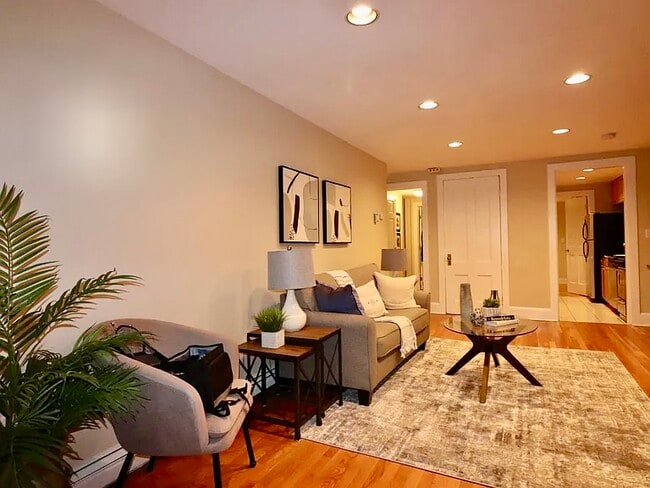352 Tappan St Unit 1