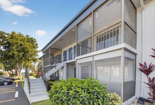 Building Photo - 7535 S Oriole Blvd Unit 206