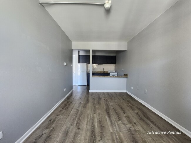 Photo - 3351 Commercial Ave