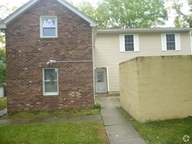 Building Photo - 9533 Burton Ave Rental