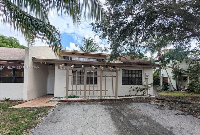 Building Photo - 1322 Sandpiper Blvd