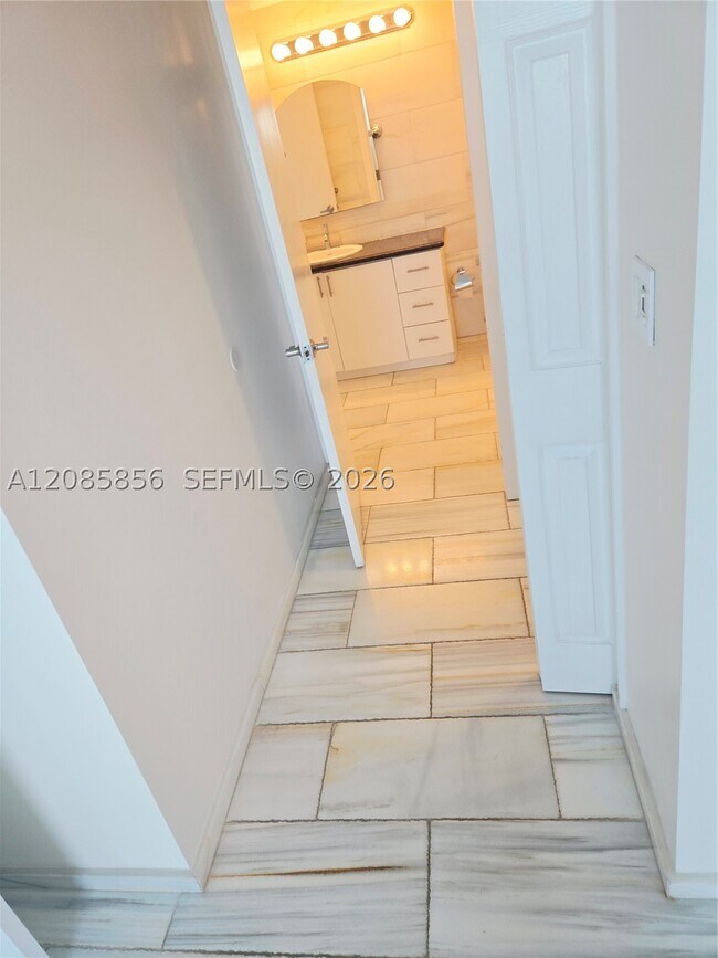 Photo - 1401 SW 22nd St Unit 1203