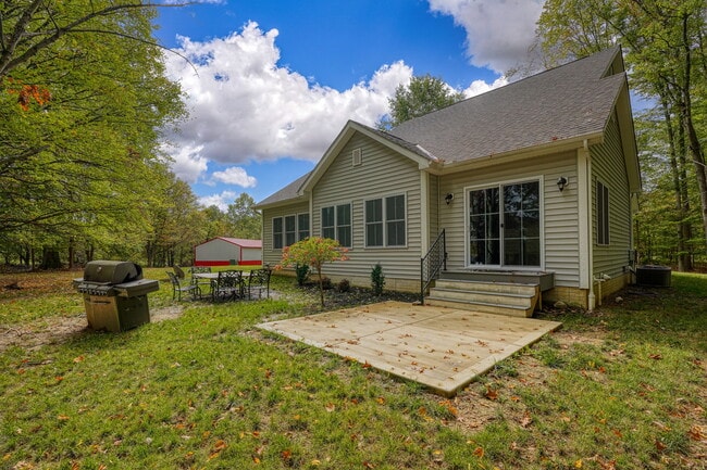 Photo - 275 Hyatts Rd