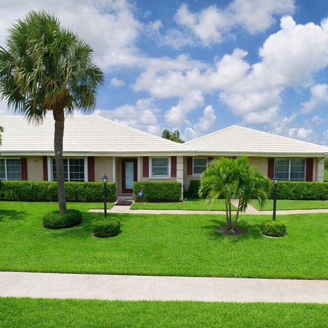 Building Photo - 1443 SW 27th Ave