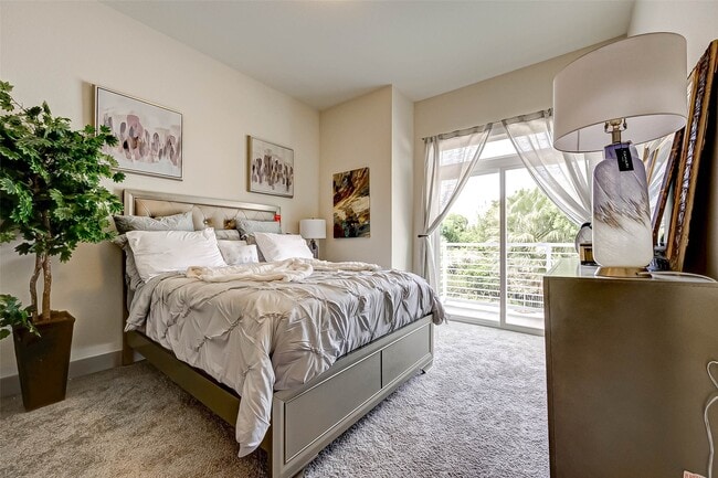 Building Photo - 6955 Turtlewood Dr Unit 515 Rental