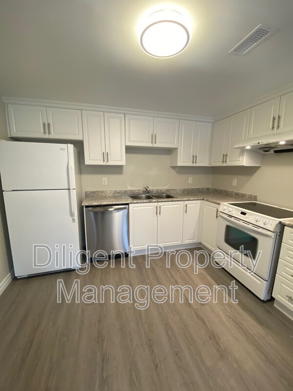 Photo - 1528 Redwood Dr